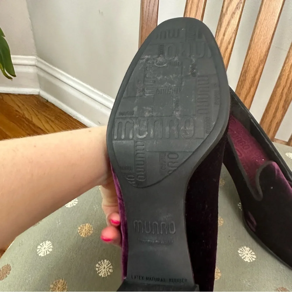 Munro | Purple Velvet Heeled Loafers Size 5.5